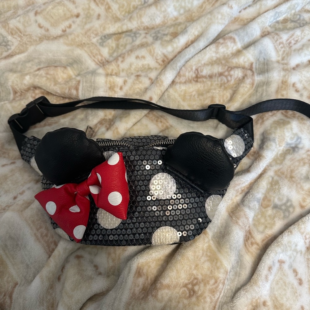 minnie mouse fanny pack